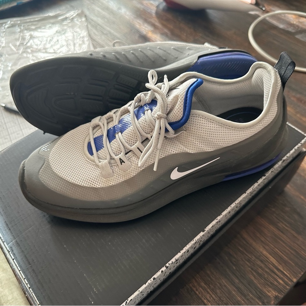 Nike Air Max Size 9